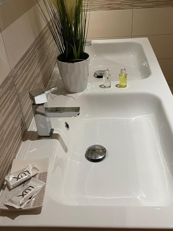 Bec Roz' Apartment Салази Екстериор снимка