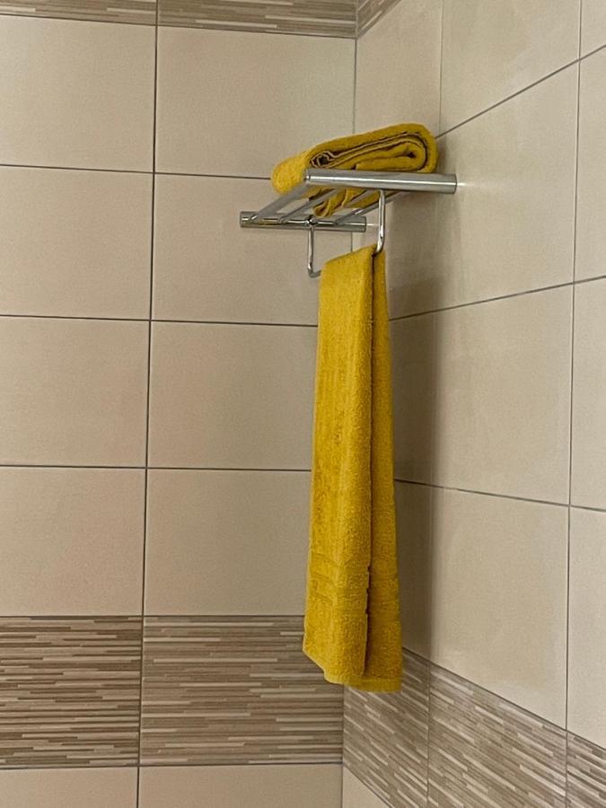 Bec Roz' Apartment Салази Екстериор снимка